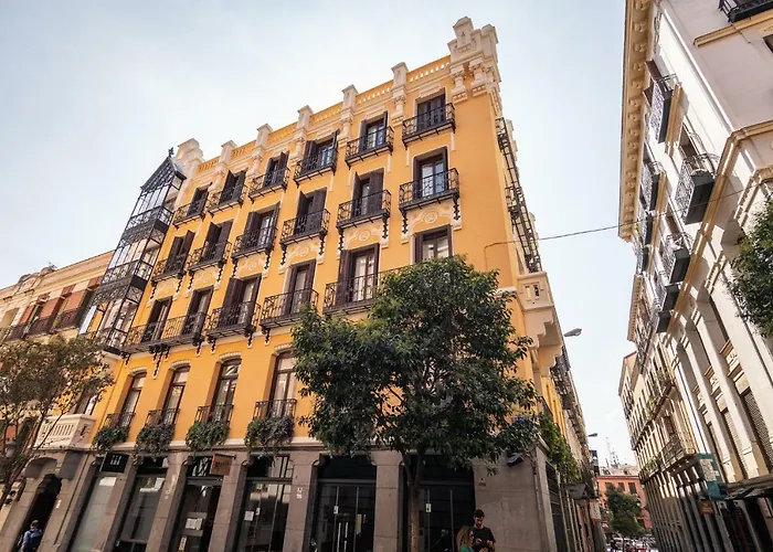 Plaza Mayor Suites & Apartments
